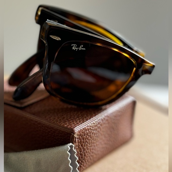 Rayban WAYFARER SUNGLASSES FOLDING CLASSIC
Light Havana Brown Classic G-15 - Picture 7 of 16